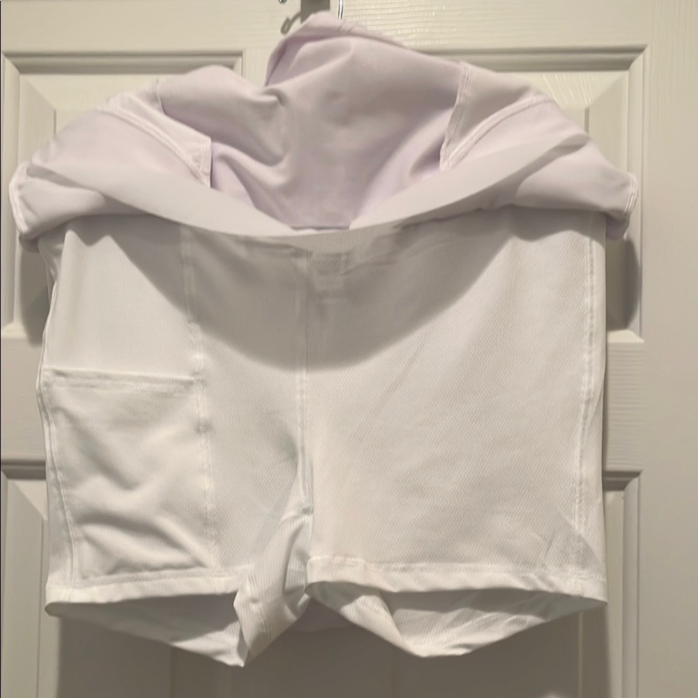 New Greg Norman Play Dry White Pull on Skort w/ pockets -NWT- Medium - Picture 3 of 3